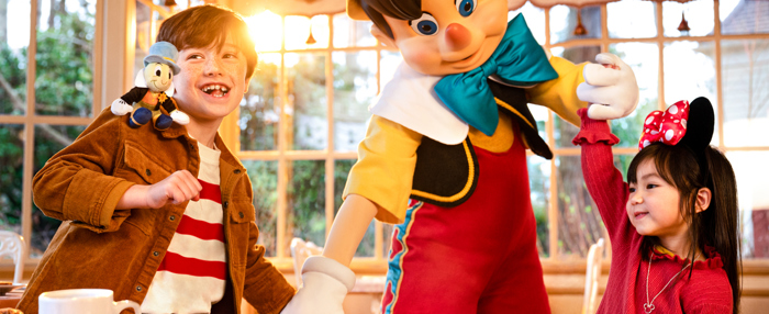 How to book restaurants at Disneyland® Paris after booking?